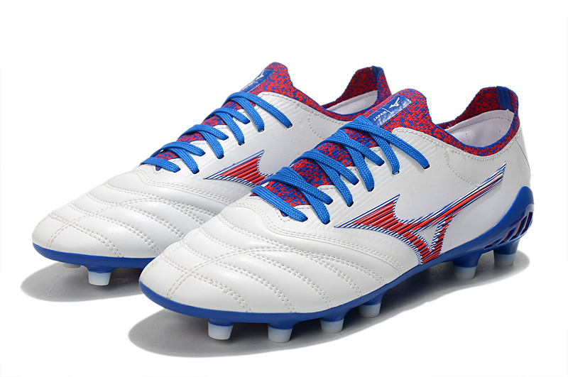 Mizuno Morelia Neo 3 Low Tops Silver - Durable and Lightweight Football Shoes Mizuno Morelia Neo 3 Low Tops Silver - Durable and Lightweight Football Shoes
