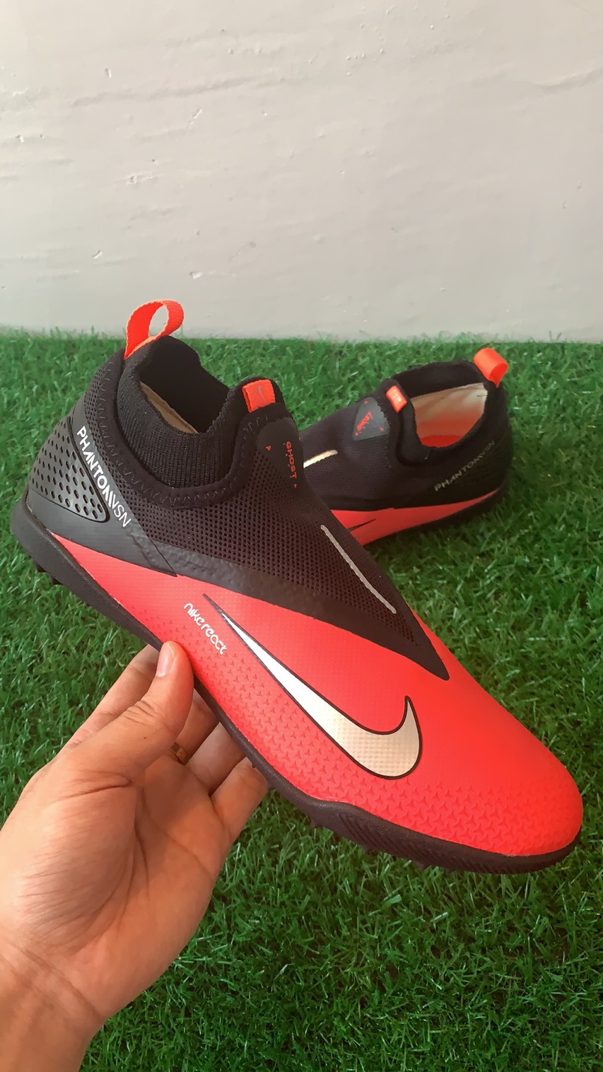 Nike React Phantom VSN 2 Pro DF TF Turf Black Red CD4174-606 | Premium Football Shoe Nike React Phantom VSN 2 Pro DF TF Turf Black Red CD4174-606 | Premium Football Shoe