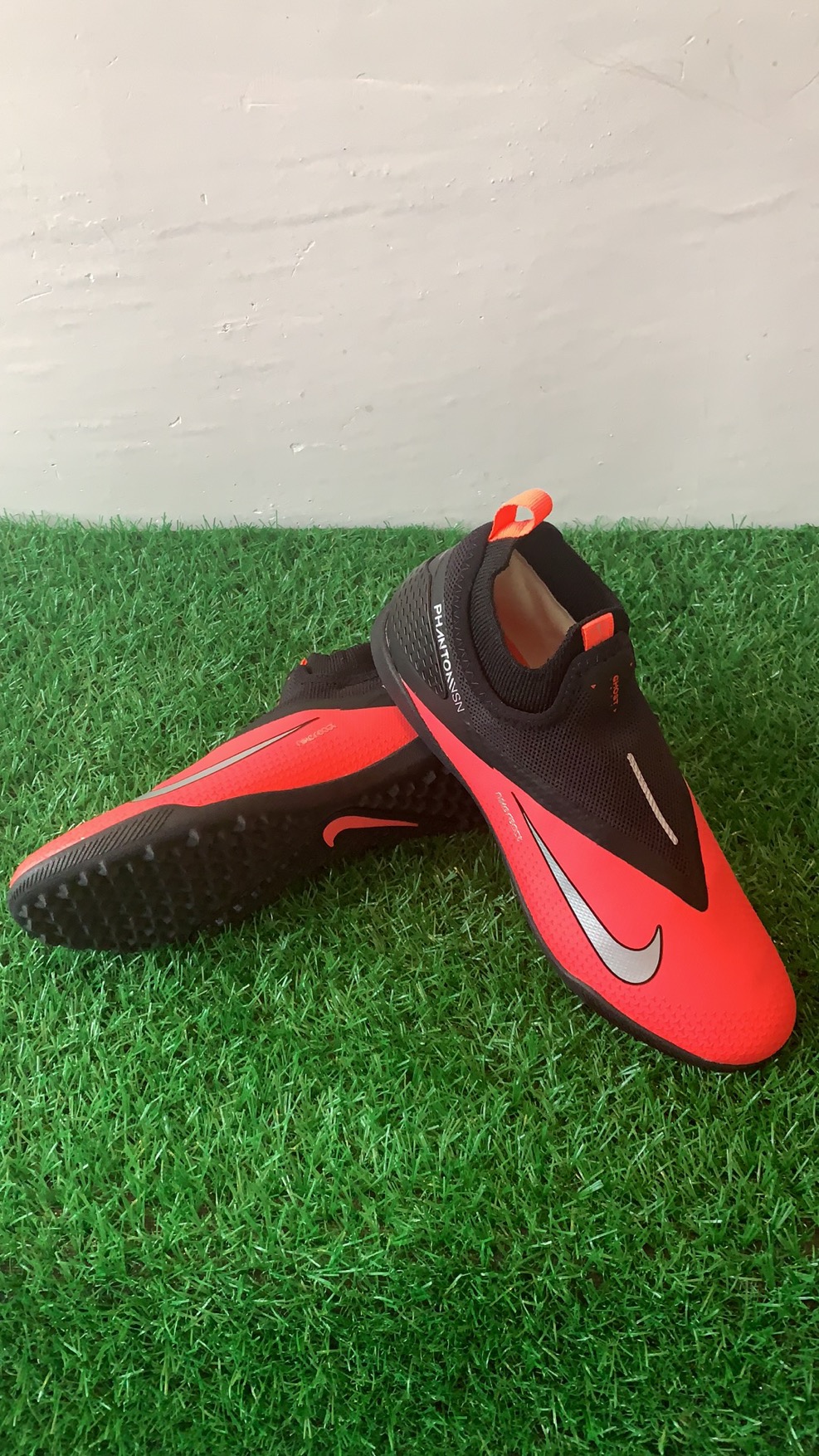 Nike React Phantom VSN 2 Pro DF TF Turf Black Red CD4174-606 | Premium Football Shoe Nike React Phantom VSN 2 Pro DF TF Turf Black Red CD4174-606 | Premium Football Shoe