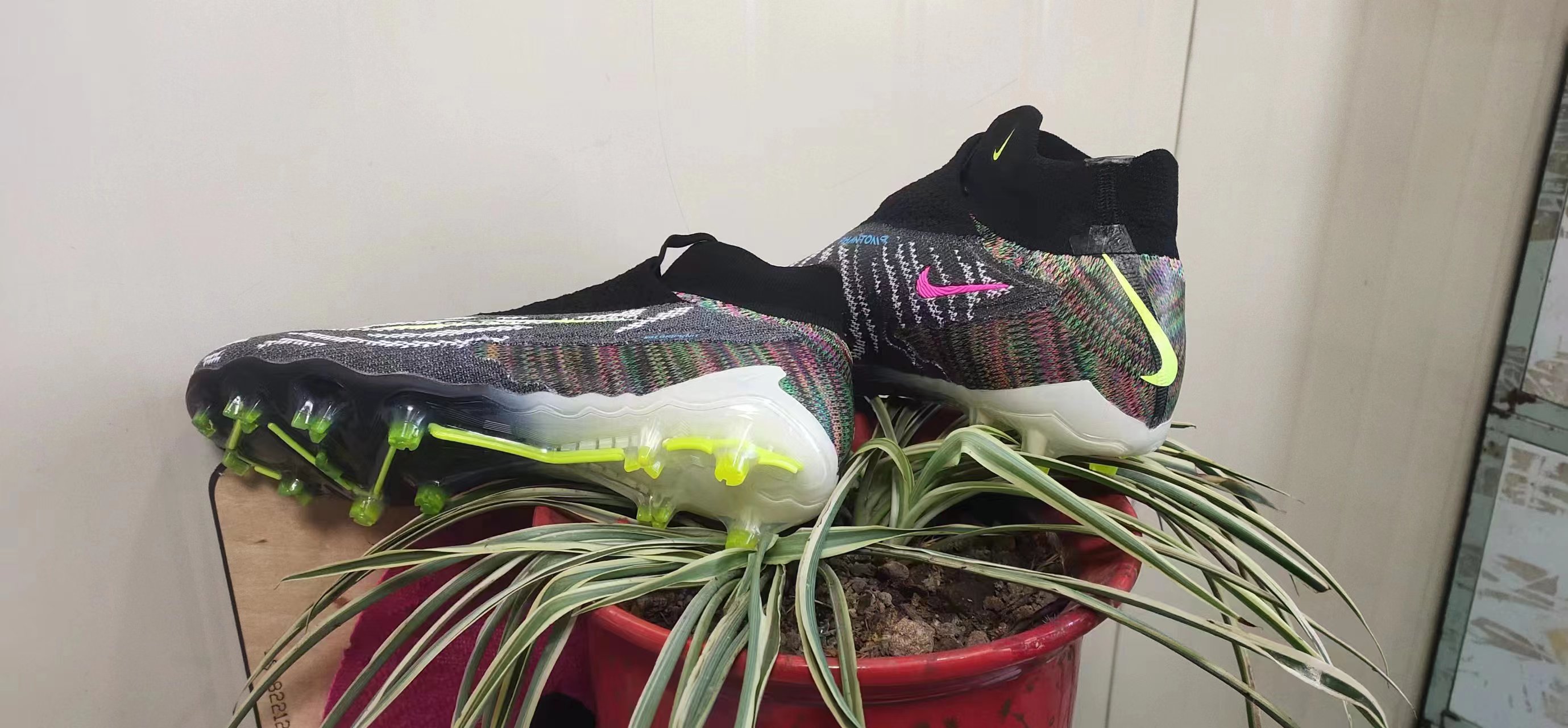 Nike Phantom GX Elite FG Black White Green - Premium Soccer Cleats for Elite Performance Nike Phantom GX Elite FG Black White Green - Premium Soccer Cleats for Elite Performance