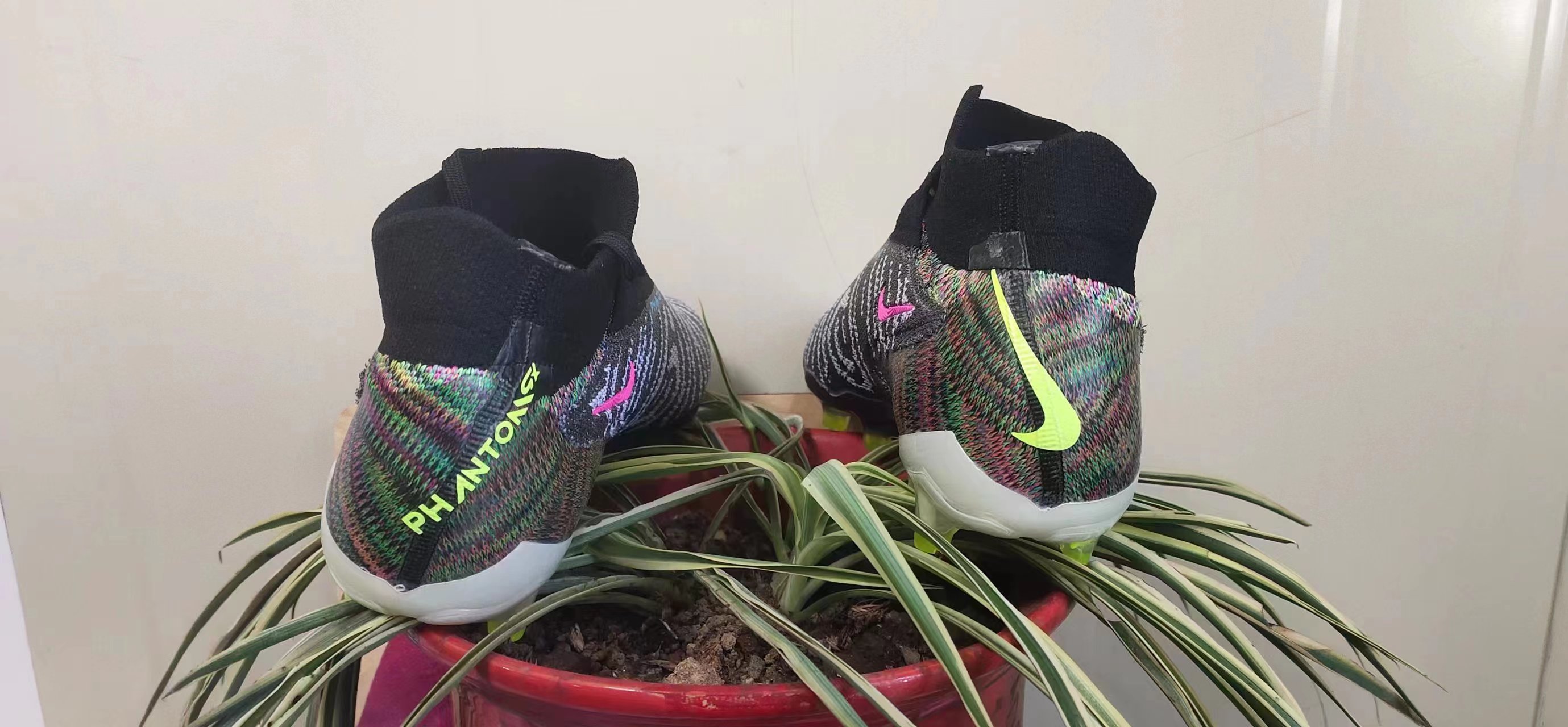 Nike Phantom GX Elite FG Black White Green - Premium Soccer Cleats for Elite Performance Nike Phantom GX Elite FG Black White Green - Premium Soccer Cleats for Elite Performance