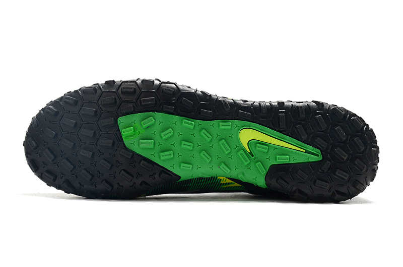 Nike Phantom GT2 Academy TF 'Shockwave' DM0725-003 - Premium football shoes for superior performance and style Nike Phantom GT2 Academy TF 'Shockwave' DM0725-003 - Premium football shoes for superior performance and style