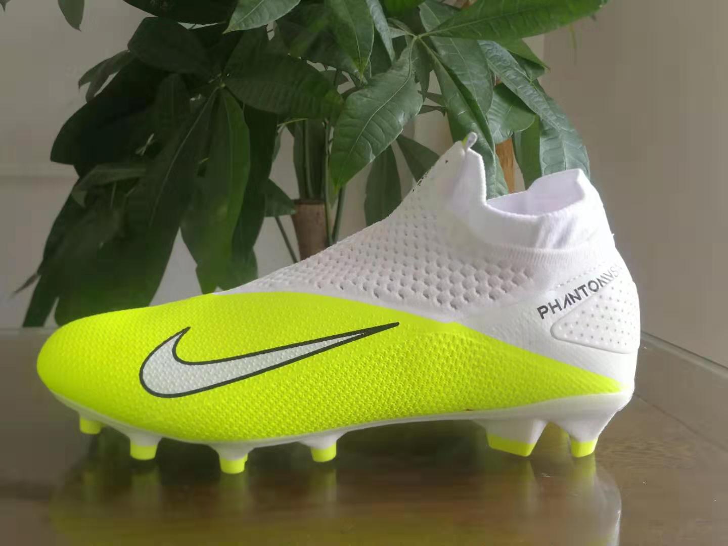 Nike Phantom Vision Elite DF - Yellow & White Soccer Cleats Nike Phantom Vision Elite DF - Yellow & White Soccer Cleats