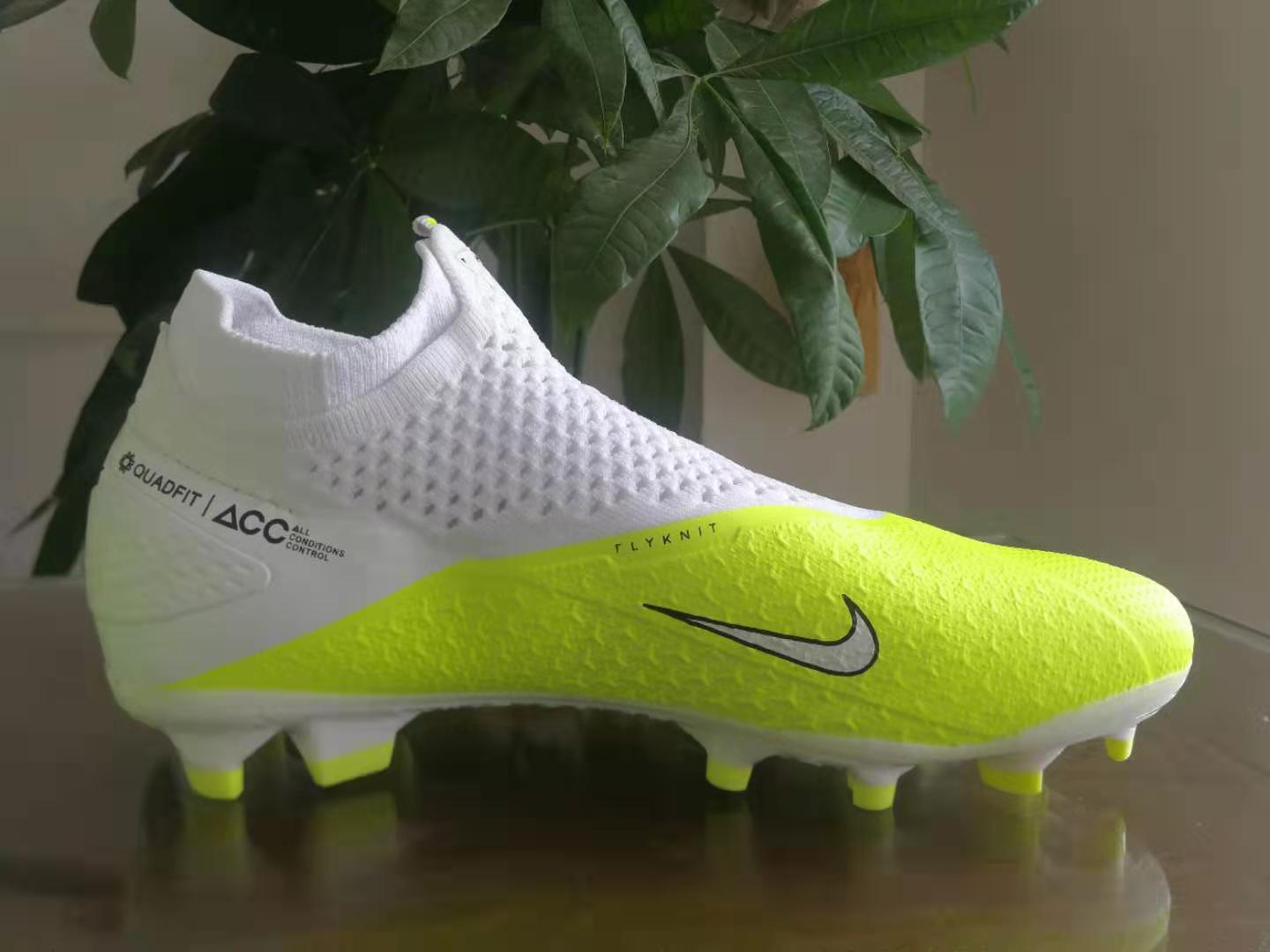 Nike Phantom Vision Elite DF - Yellow & White Soccer Cleats Nike Phantom Vision Elite DF - Yellow & White Soccer Cleats