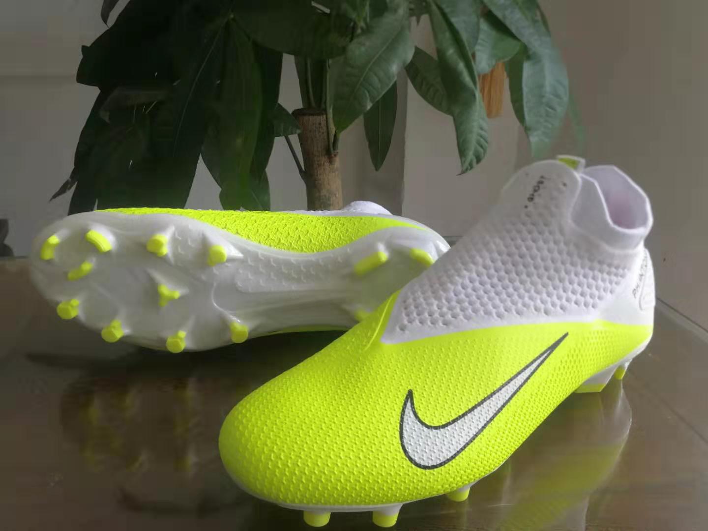 Nike Phantom Vision Elite DF - Yellow & White Soccer Cleats Nike Phantom Vision Elite DF - Yellow & White Soccer Cleats