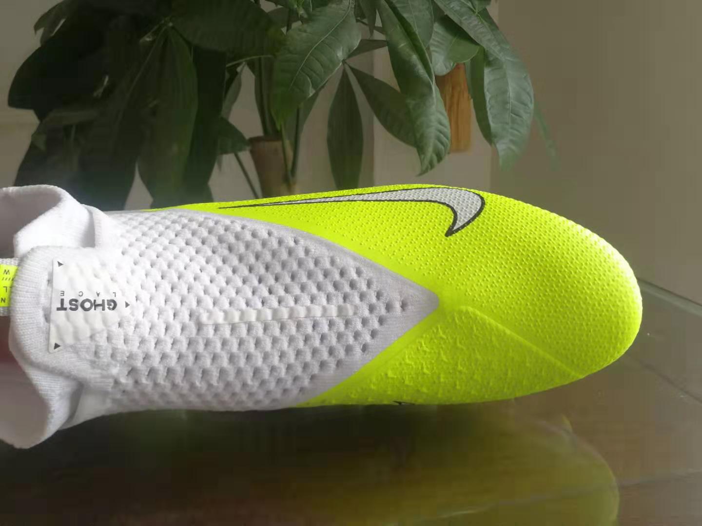 Nike Phantom Vision Elite DF - Yellow & White Soccer Cleats Nike Phantom Vision Elite DF - Yellow & White Soccer Cleats